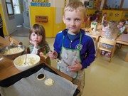 Pečeme koláče ve školce